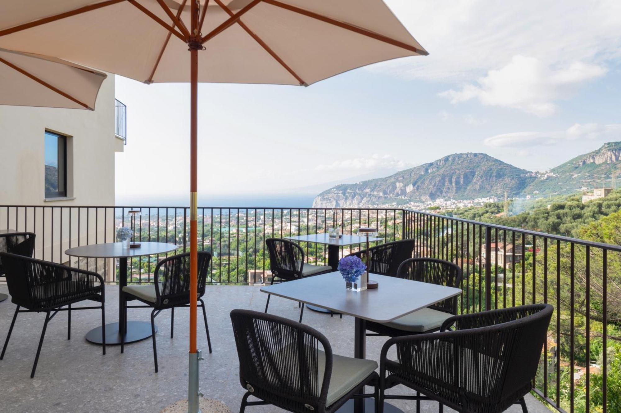 Отель Caruso Sea View Сорренто Экстерьер фото
